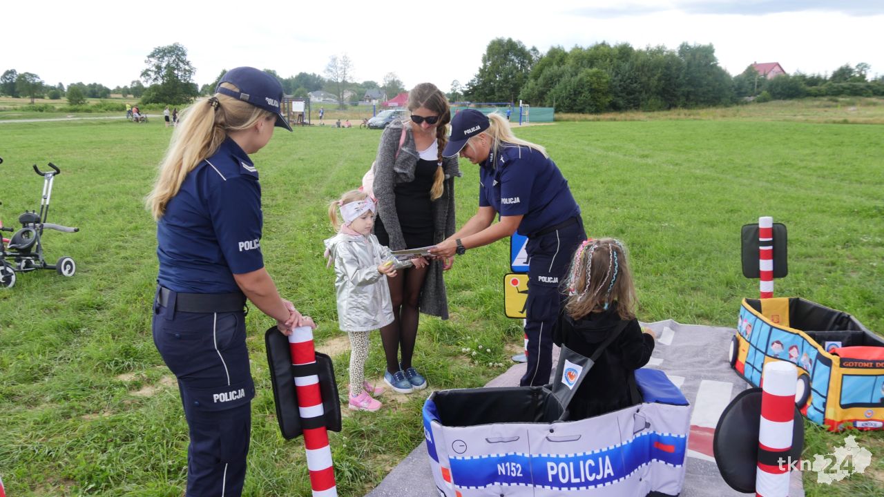 Policjantki spotkały się z dziećmi nad Antoniowem TKN24