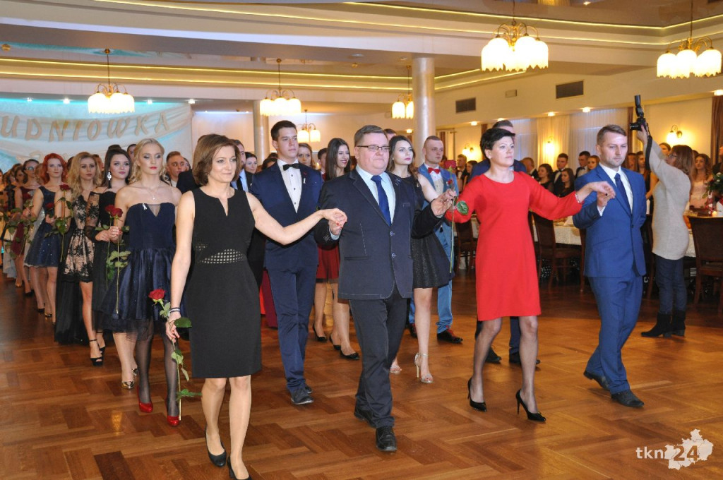 Studniówki 2017 - zobaczcie najciekawsze momenty! [wideo, zdjęcia]