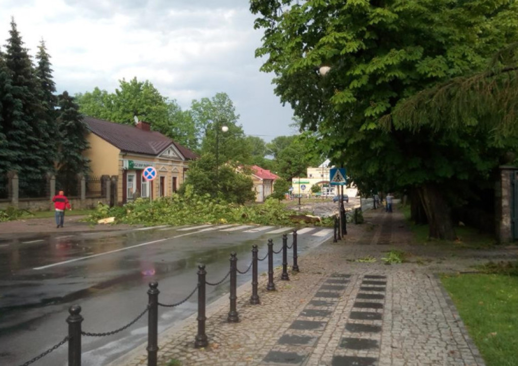WIDEO: Nawałnica przeszła przez Końskie. Straty są ogromne