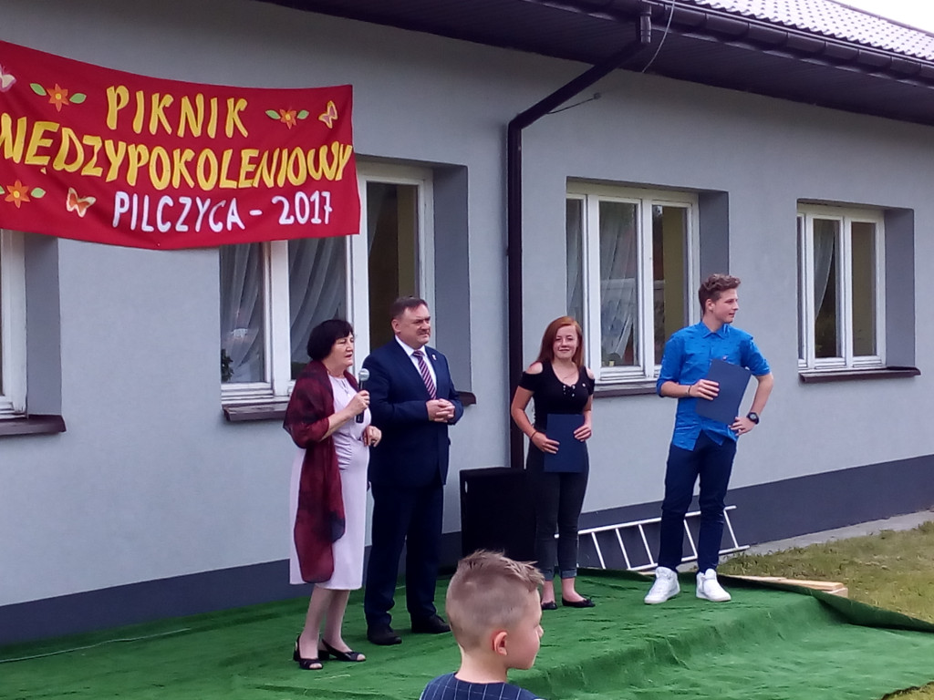 Młodsi i starsi bawili się na pikniku w Pilczycy [wideo, zdjęcia]