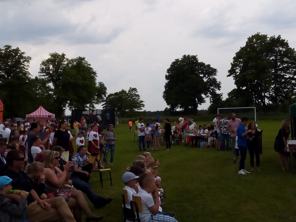 Młodsi i starsi bawili się na pikniku w Pilczycy [wideo, zdjęcia]