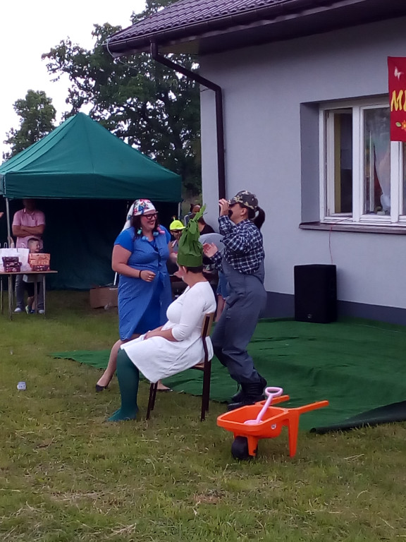 Młodsi i starsi bawili się na pikniku w Pilczycy [wideo, zdjęcia]