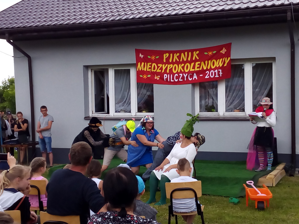 Młodsi i starsi bawili się na pikniku w Pilczycy [wideo, zdjęcia]