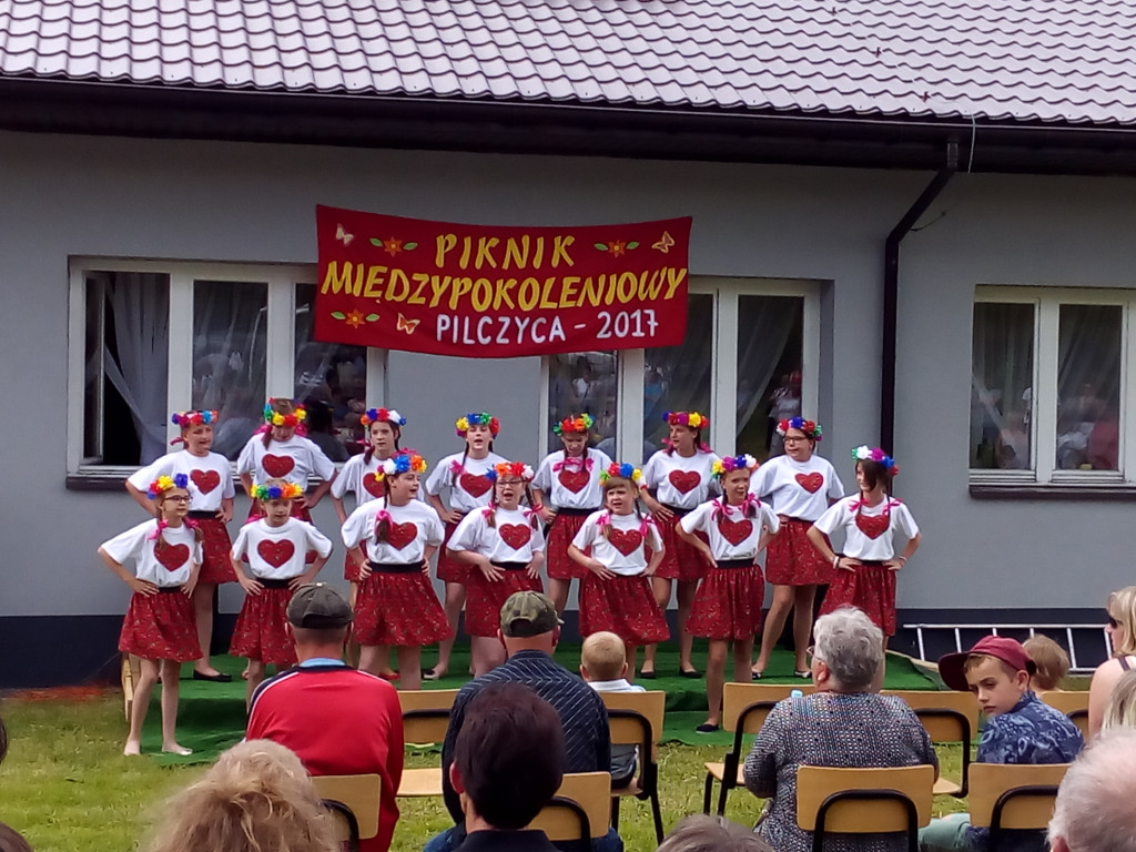 Młodsi i starsi bawili się na pikniku w Pilczycy [wideo, zdjęcia]