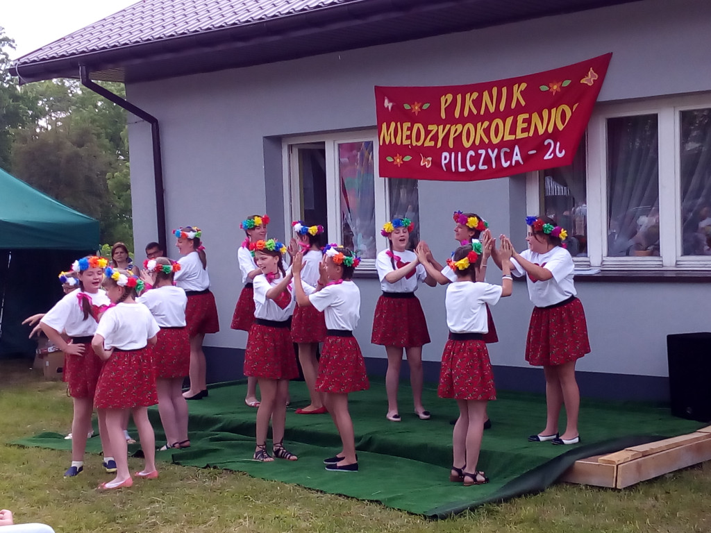 Młodsi i starsi bawili się na pikniku w Pilczycy [wideo, zdjęcia]