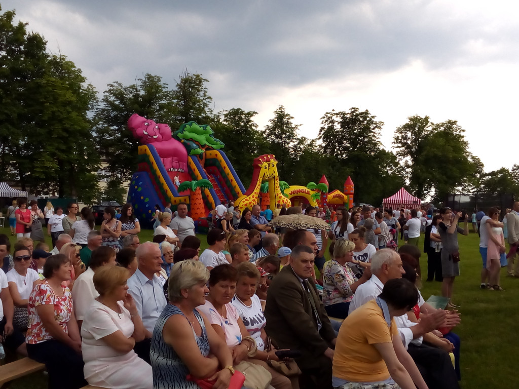 Młodsi i starsi bawili się na pikniku w Pilczycy [wideo, zdjęcia]
