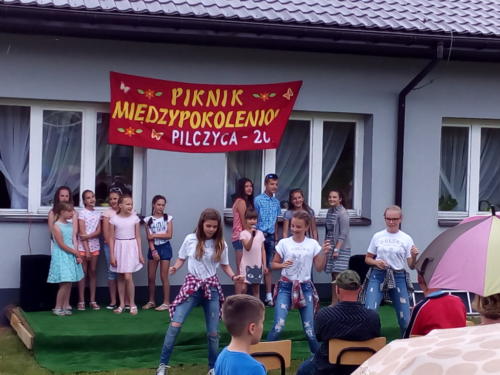 Młodsi i starsi bawili się na pikniku w Pilczycy [wideo, zdjęcia]