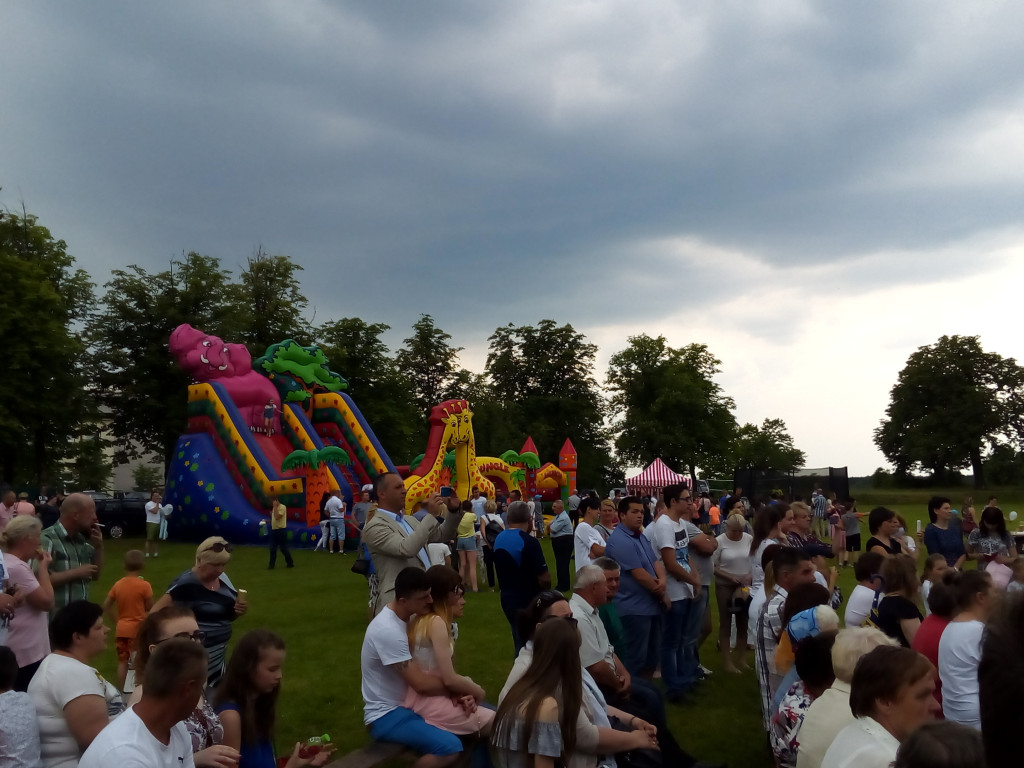 Młodsi i starsi bawili się na pikniku w Pilczycy [wideo, zdjęcia]