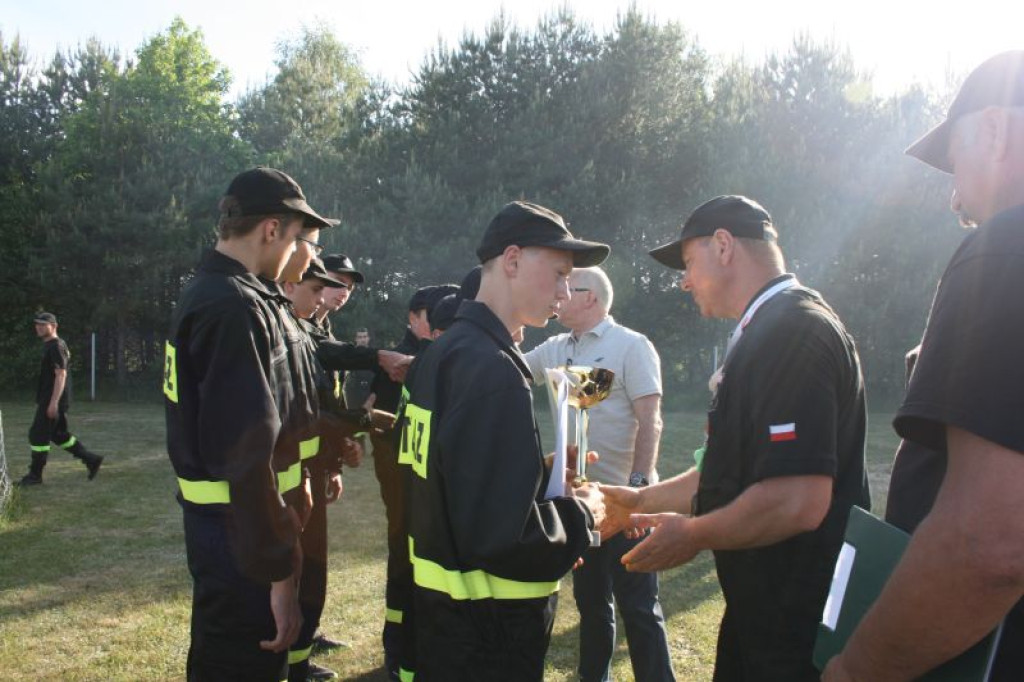 Młodzi strażacy walczyli o puchary [zdjęcia]