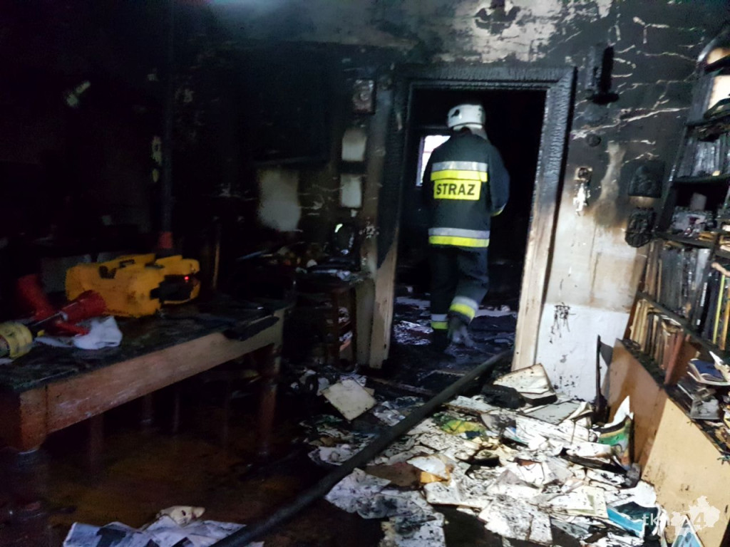 Pożar domu w Janowie w gminie Stąporków [zdjęcia]