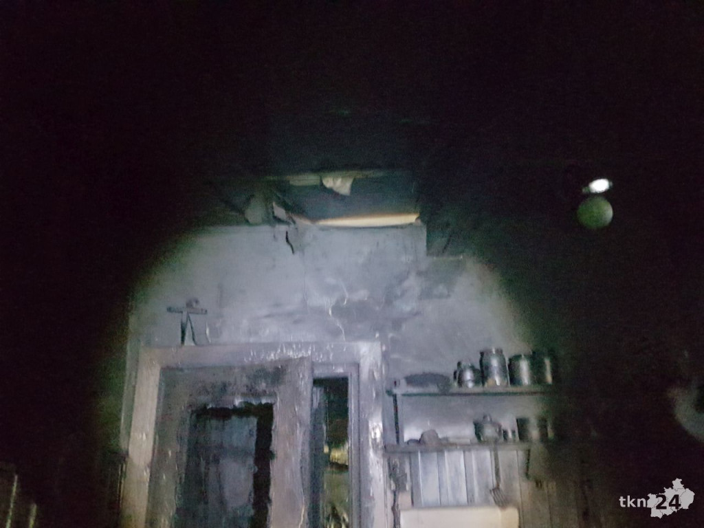 Pożar domu w Janowie w gminie Stąporków [zdjęcia]
