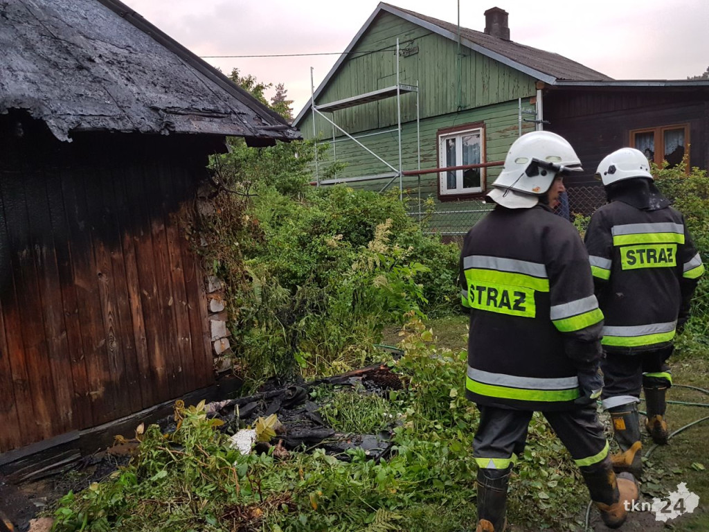 Pożar domu w Janowie w gminie Stąporków [zdjęcia]