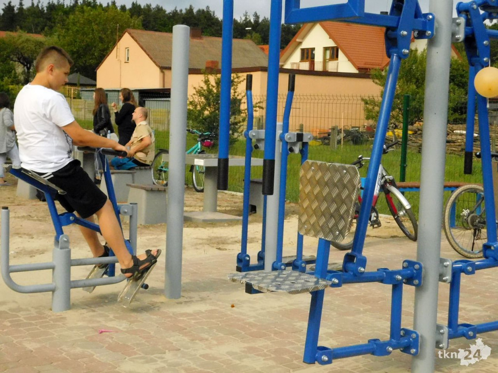 Rodzinnym piknikiem otworzyli nową siłownię! [wideo, zdjęcia]