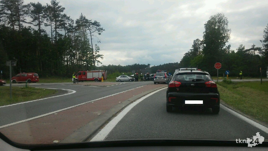 Starszy kierowca spowodował wypadek na krzyżówkach radoszyckich [zdjęcia]
