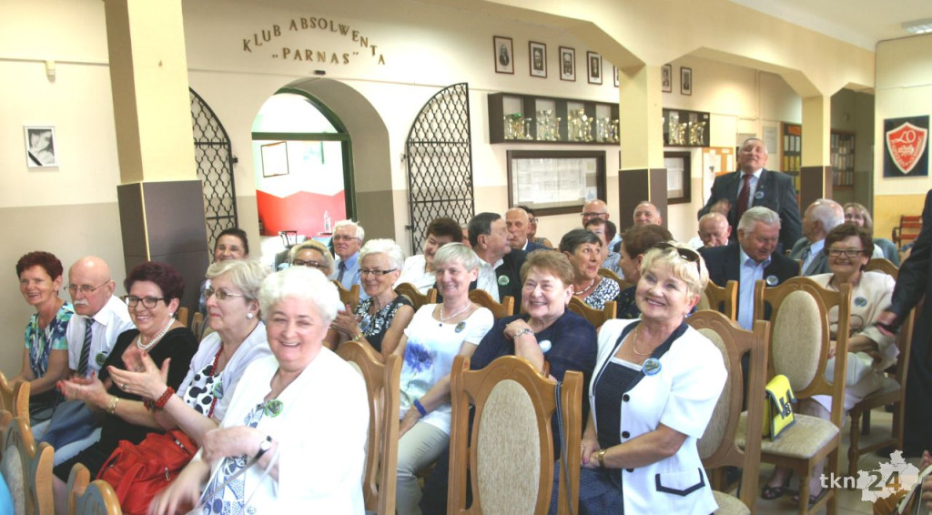 W 50 lat po maturze spotkali się absolwenci Starego! [zdjęcia]