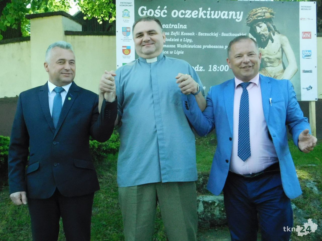 Ksiądz i parafianie zapraszają na spektakl teatralny w Lipie [wideo, zdjęcia]