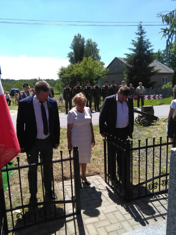 Uczczono pamięć zamordowanych w Budzisławiu [zdjęcia]