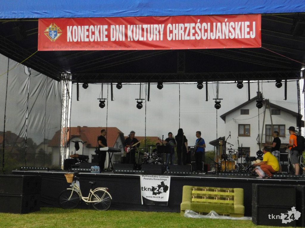 Mnóstwo osób uczestniczy w pikniku Dni Kultury Chrześcijańskiej [galeria zdjęć]