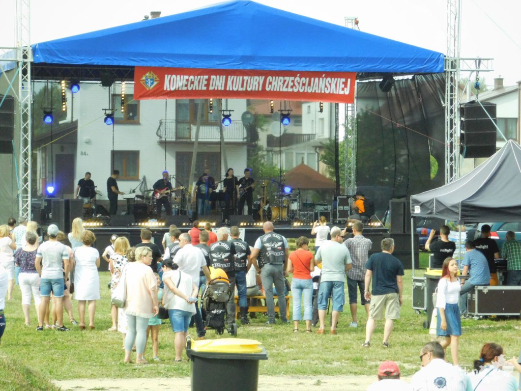 Mnóstwo osób uczestniczy w pikniku Dni Kultury Chrześcijańskiej [galeria zdjęć]