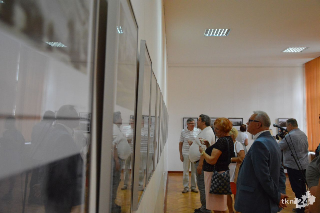 Fotografia Ojczysta w koneckim Domu Kultury [wideo, zdjęcia]