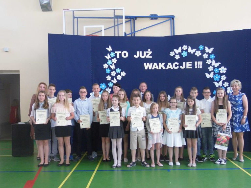 Najlepsi uczniowie otrzymali stypendia [zdjęcia]