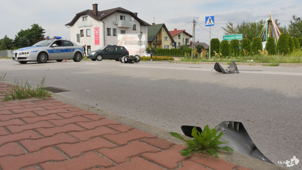 Końskie: Motorowerzysta został ranny po zderzeniu z Audi! [zdjęcia]