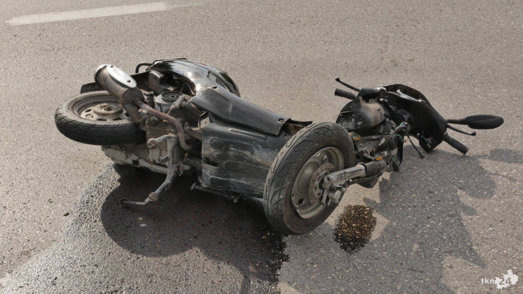 Końskie: Motorowerzysta został ranny po zderzeniu z Audi! [zdjęcia]