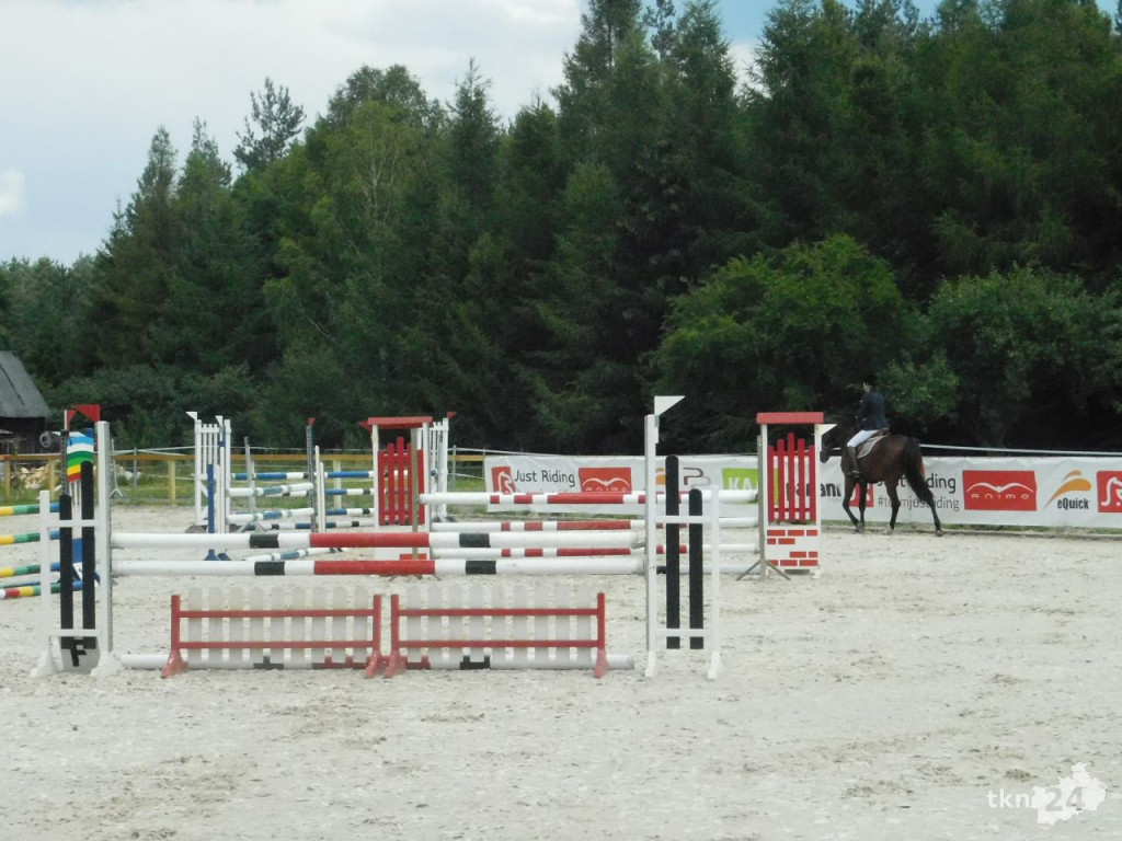 Piękne konie i sportowe emocje w Stajni u Ciepłego [wideo, zdjęcia]