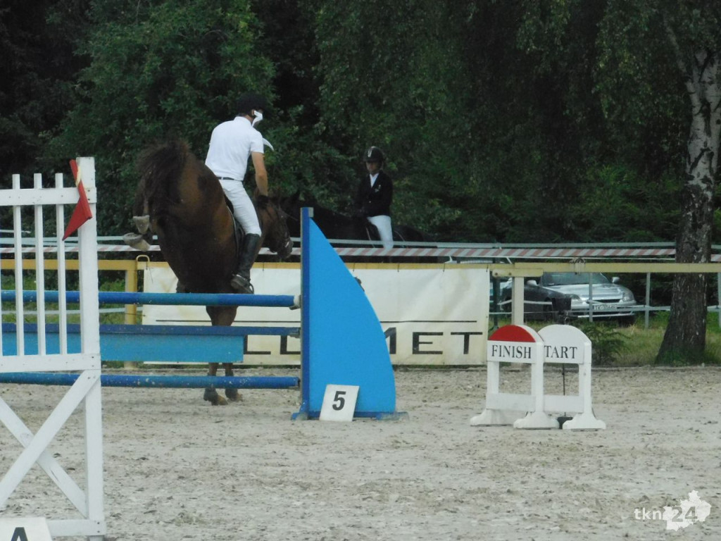 Piękne konie i sportowe emocje w Stajni u Ciepłego [wideo, zdjęcia]