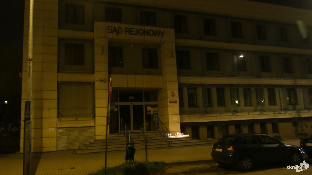 W Końskich też protestowano przed sądem [wideo, zdjęcia]