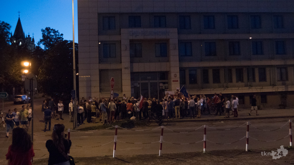 Aktualizacja: Konecczanie w niedzielę też wyszli przed sąd [zdjęcia]