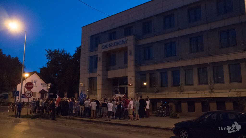 Aktualizacja: Konecczanie w niedzielę też wyszli przed sąd [zdjęcia]