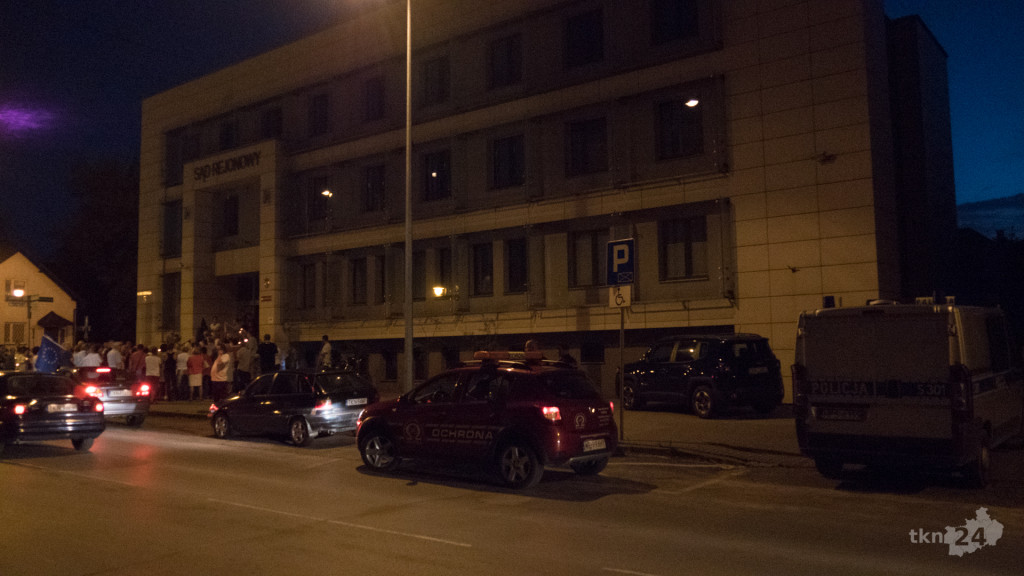 Aktualizacja: Konecczanie w niedzielę też wyszli przed sąd [zdjęcia]