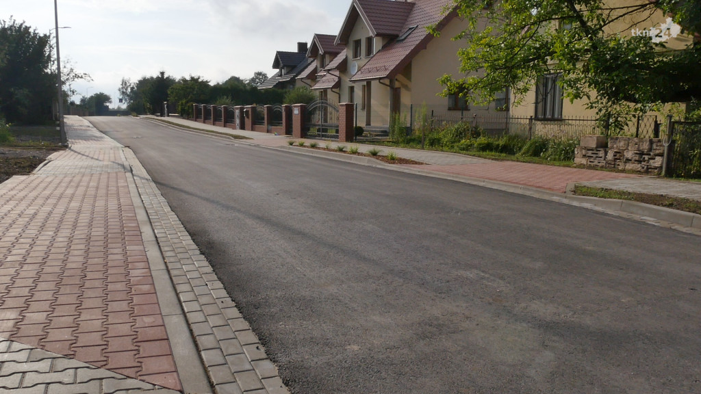 Drogi w gminie Końskie buduje się na potęgę! [wideo, zdjęcia]