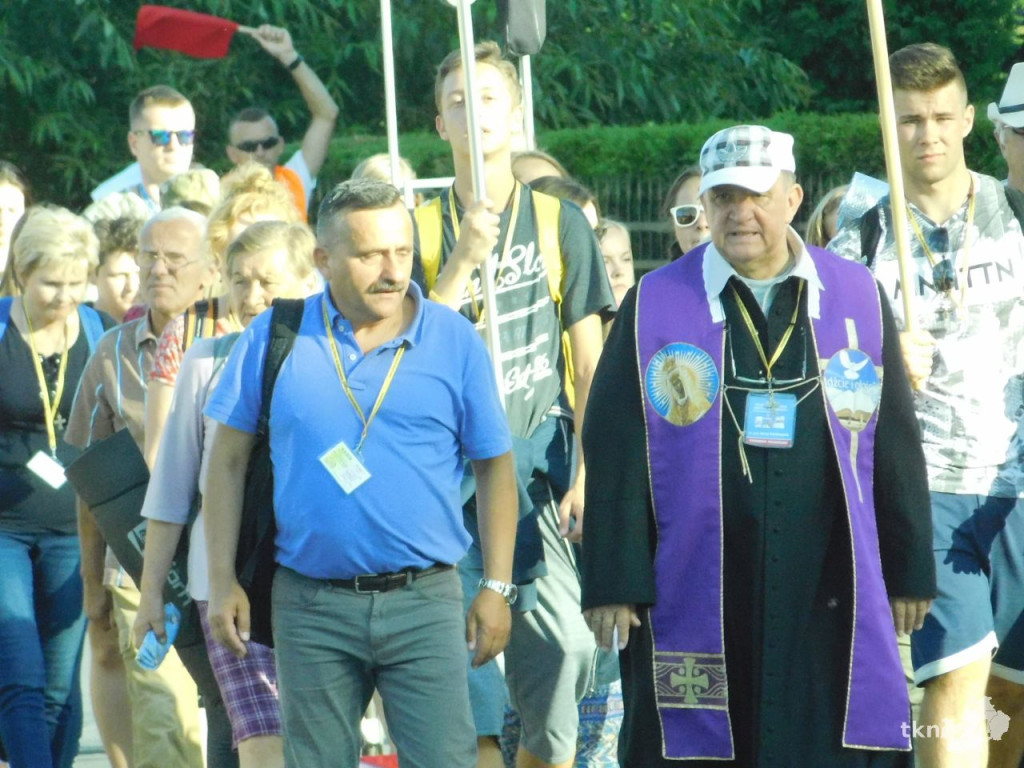 Pielgrzymi ze Skarżyska wkroczyli do Końskich [wideo, zdjęcia]