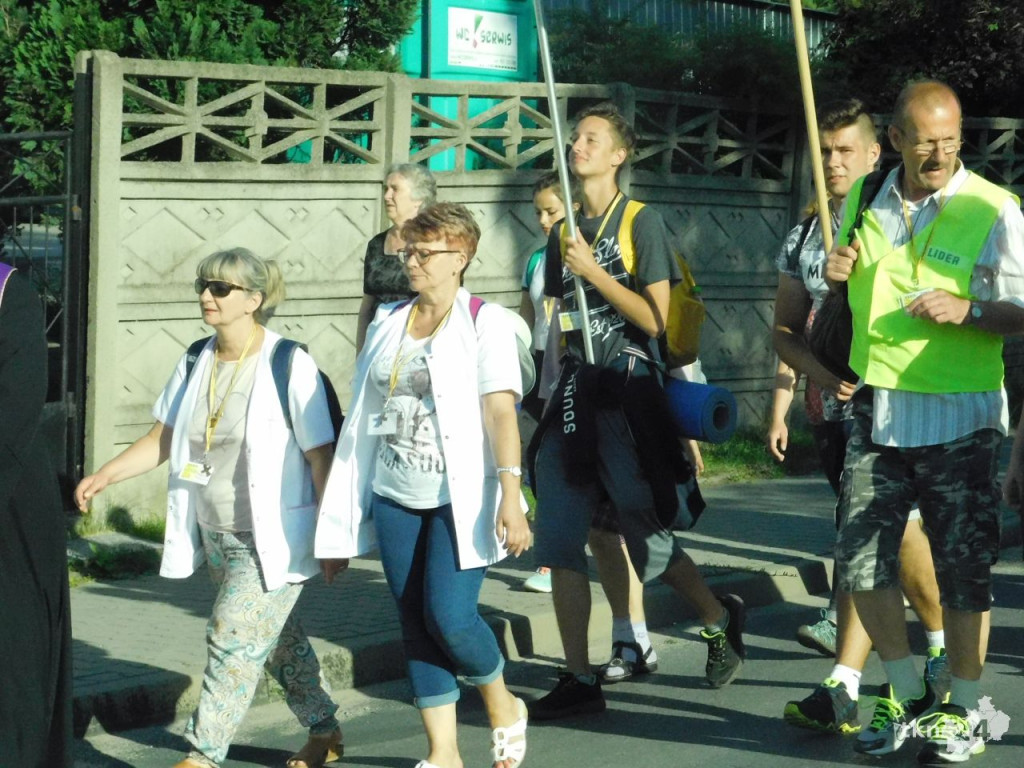 Pielgrzymi ze Skarżyska wkroczyli do Końskich [wideo, zdjęcia]