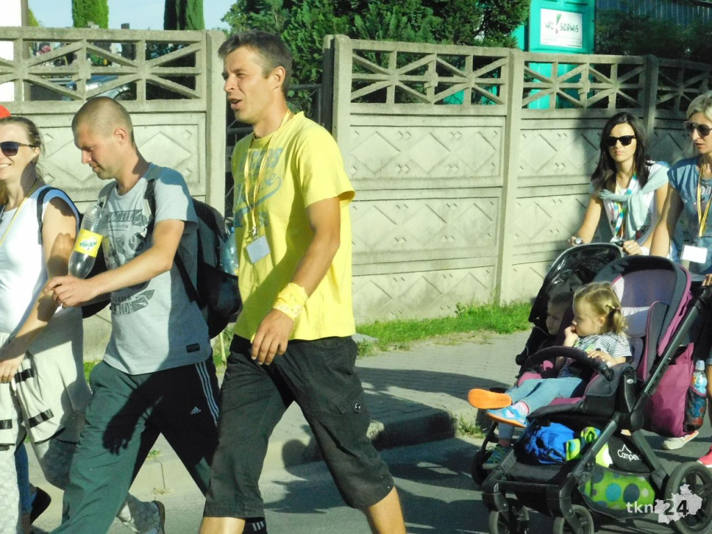 Pielgrzymi ze Skarżyska wkroczyli do Końskich [wideo, zdjęcia]