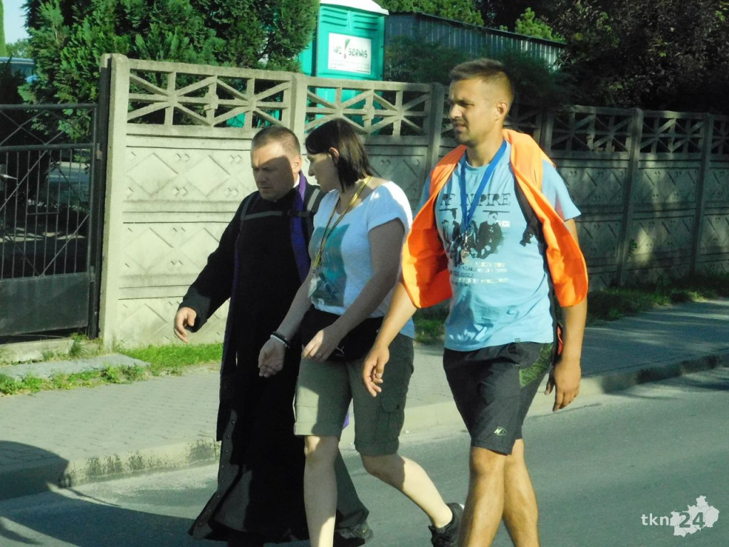 Pielgrzymi ze Skarżyska wkroczyli do Końskich [wideo, zdjęcia]