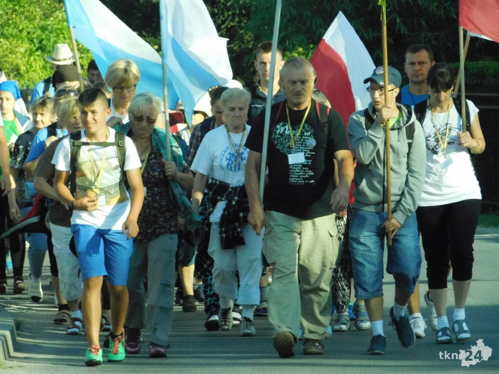 Pielgrzymi ze Skarżyska wkroczyli do Końskich [wideo, zdjęcia]