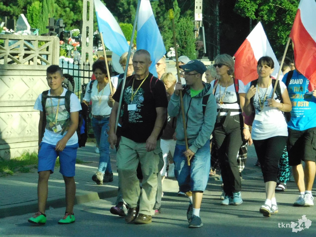Pielgrzymi ze Skarżyska wkroczyli do Końskich [wideo, zdjęcia]