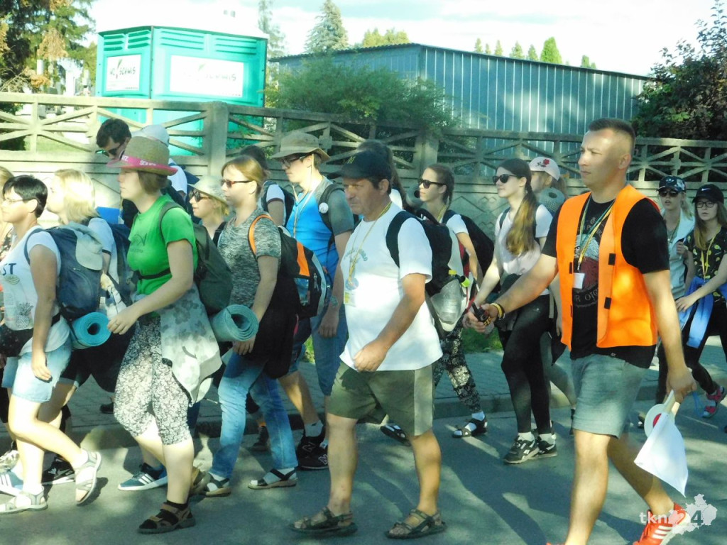 Pielgrzymi ze Skarżyska wkroczyli do Końskich [wideo, zdjęcia]