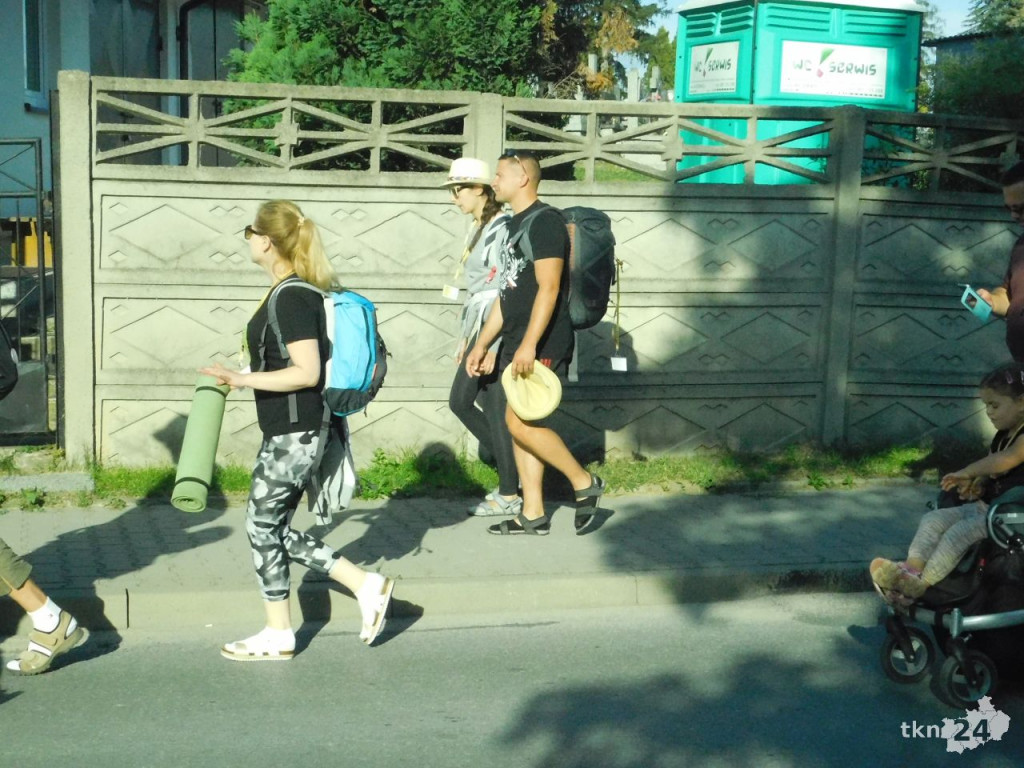 Pielgrzymi ze Skarżyska wkroczyli do Końskich [wideo, zdjęcia]