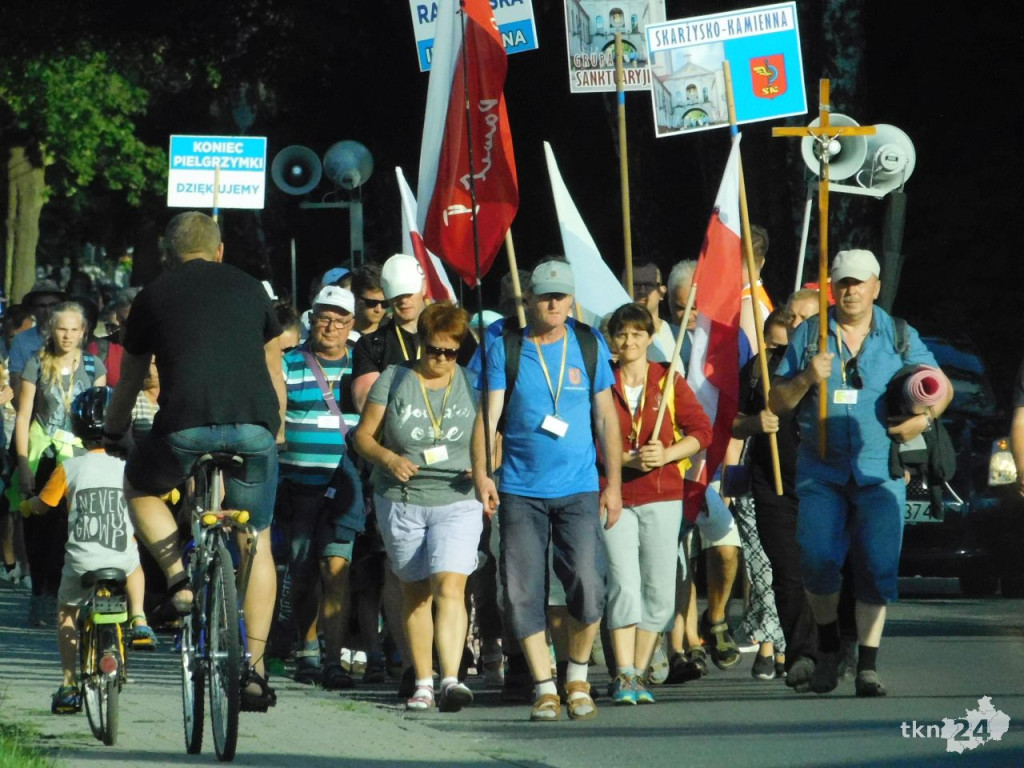 Pielgrzymi ze Skarżyska wkroczyli do Końskich [wideo, zdjęcia]