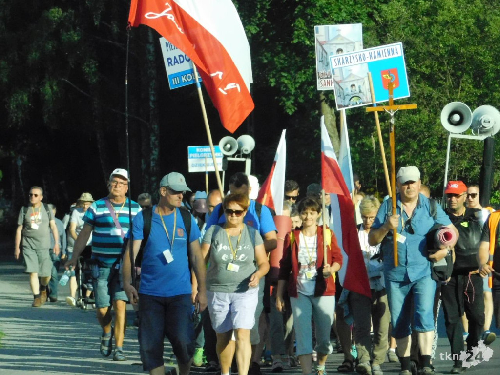 Pielgrzymi ze Skarżyska wkroczyli do Końskich [wideo, zdjęcia]