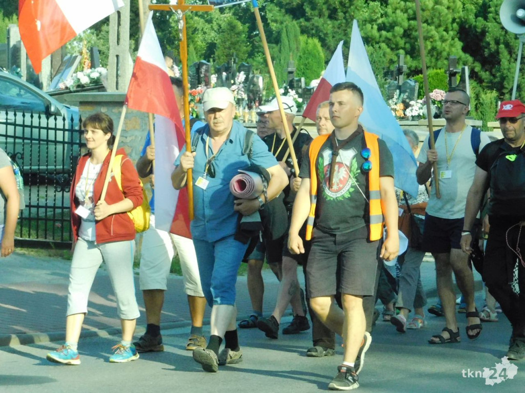 Pielgrzymi ze Skarżyska wkroczyli do Końskich [wideo, zdjęcia]