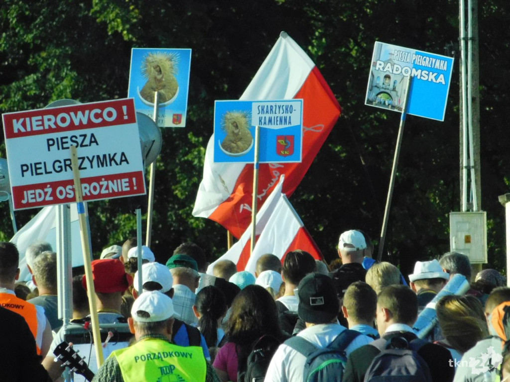 Pielgrzymi ze Skarżyska wkroczyli do Końskich [wideo, zdjęcia]