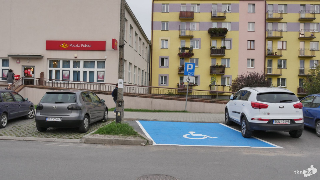 Końskie: Nowy wygląd miejsc parkingowych dla niepełnosprawnych [zdjęcia]