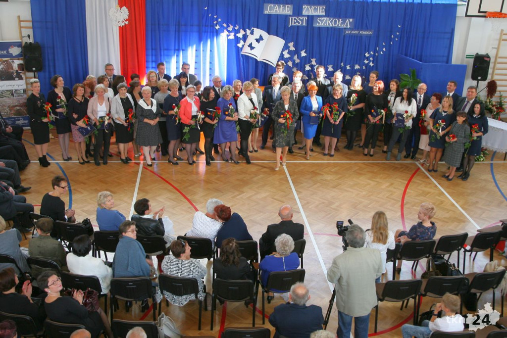 Aż 41 nauczycieli nagrodzonych przez burmistrza Końskich! [wideo, zdjęcia]