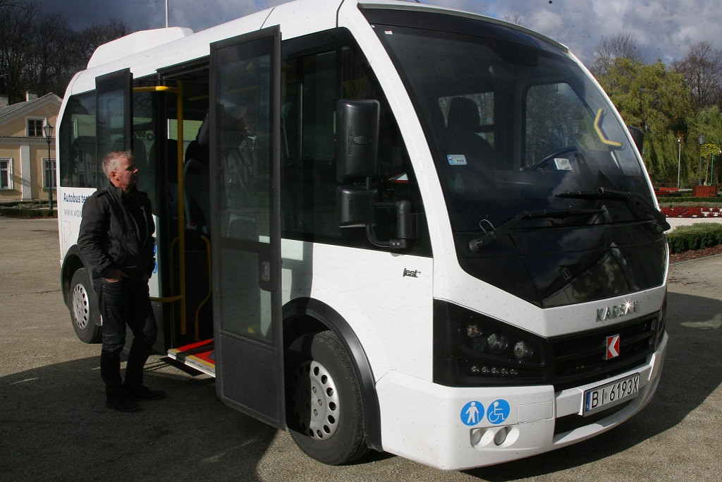 Gmina testuje nowego busa. Cel: Komunikacja Miejska