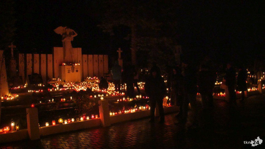 Wszystkich Świętych 2017 w Powiecie Koneckim [wideo, zdjęcia]